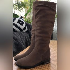 Blondo Erika Suede Waterproof boots. Size 6.5 NWOT